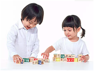 給小孩子報(bào)英語班有用嗎?