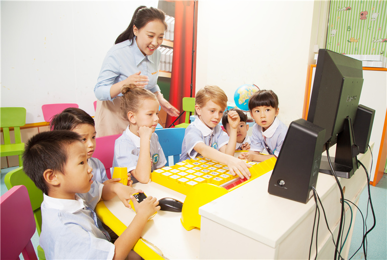 孩子在上幼兒園，有必要去少兒英語(yǔ)培訓(xùn)班報(bào)名么