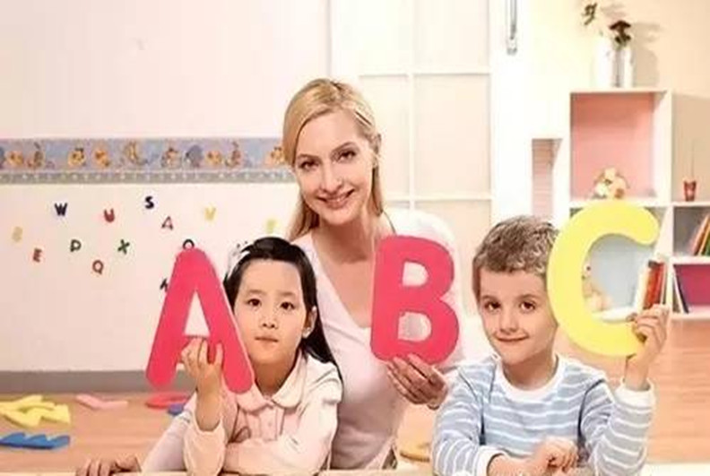 堅(jiān)持學(xué)習(xí)英語，如何引導(dǎo)孩子