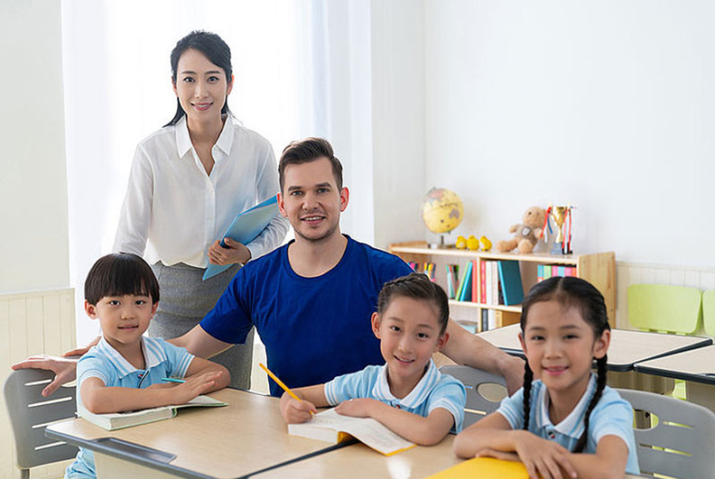千古難題：中國(guó)孩子究竟應(yīng)該如何學(xué)英語(yǔ)？